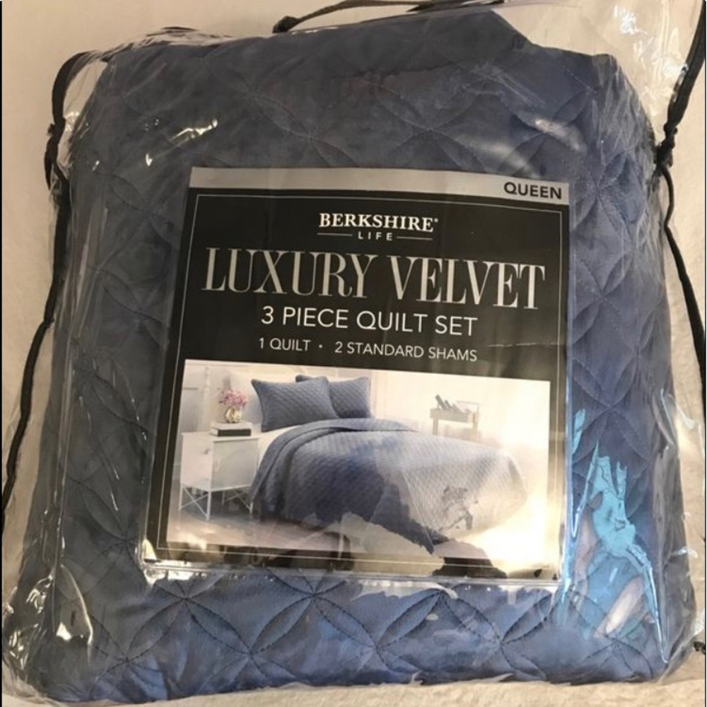3-Piece Velvet Quilt Set Queen Size
